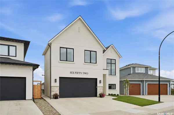652 Pepper BEND, Saskatoon, SK S7V 1T3