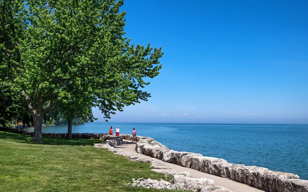 Niagara-on-the-Lake-lakeshore-1440x900 (1)