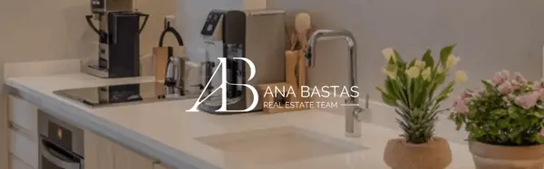 What Buyers Notice in the First 30 Seconds of Walking Into Your Home