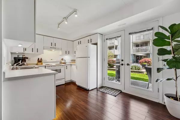 Burlington, ON L7M 4C1,2010 Cleaver Ave #101