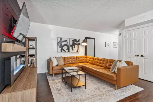 Burlington, ON L7M 4C1,2010 Cleaver Ave #101