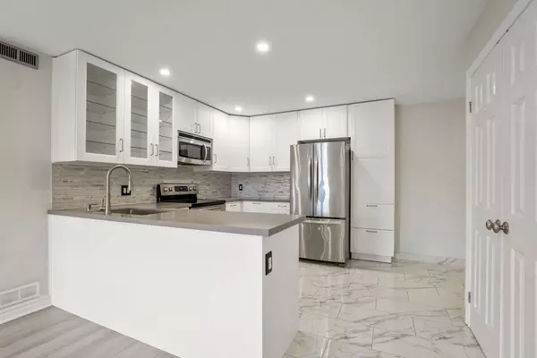 2040 Cleaver AVE #324, Burlington, ON L7M 4C4