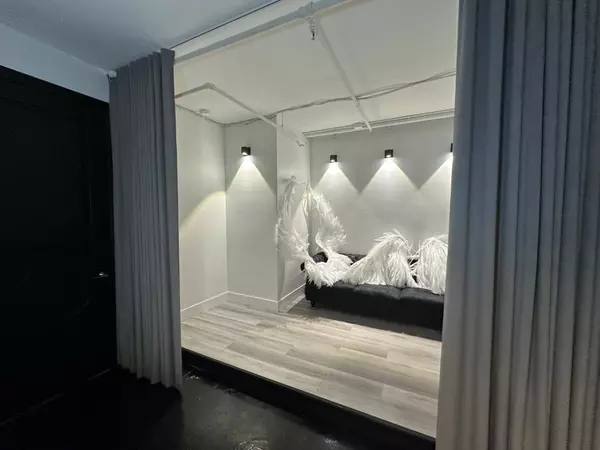 2847 Lake Shore BLVD W #101 - 7, Toronto W06, ON M8V 1H8