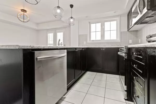 2441 Greenwich DR N #42, Oakville, ON L6M 0S3