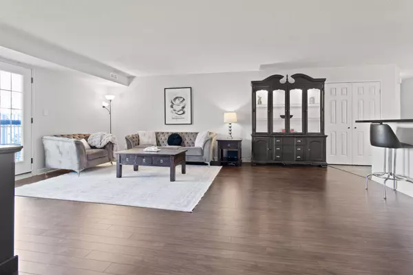 2010 Cleaver AVE #214, Burlington, ON L7M 4C1