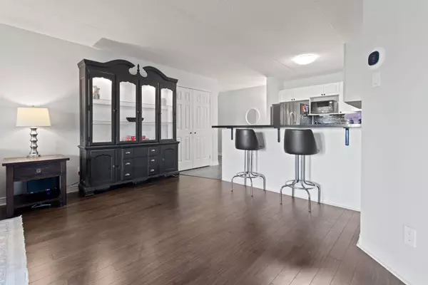 2010 Cleaver AVE #214, Burlington, ON L7M 4C1