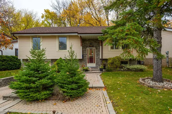 6891 Shelter Bay RD, Mississauga, ON L5N 1T8