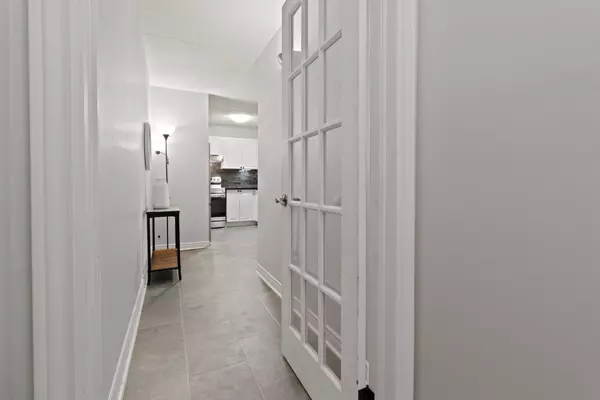 2010 Cleaver AVE #214, Burlington, ON L7M 4C1