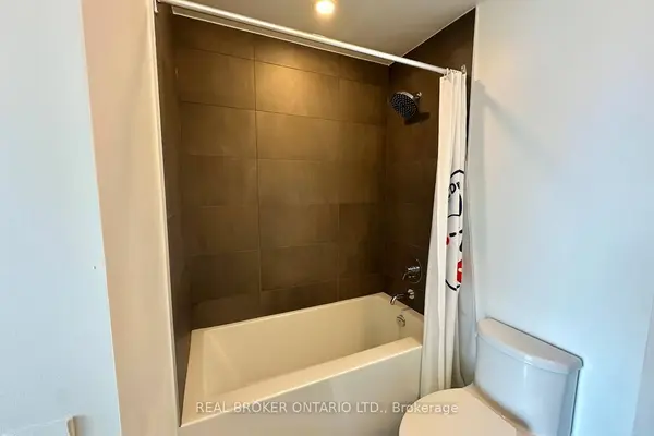 1000 Portage Pkwy #2905, Vaughan, ON L4K 0L1