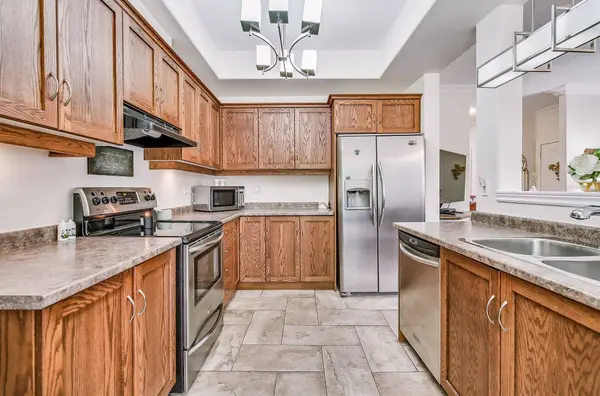 5 Liddycoat LN #16, Hamilton, ON L9G 0A7