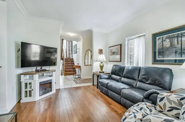 5 Liddycoat LN #16, Hamilton, ON L9G 0A7