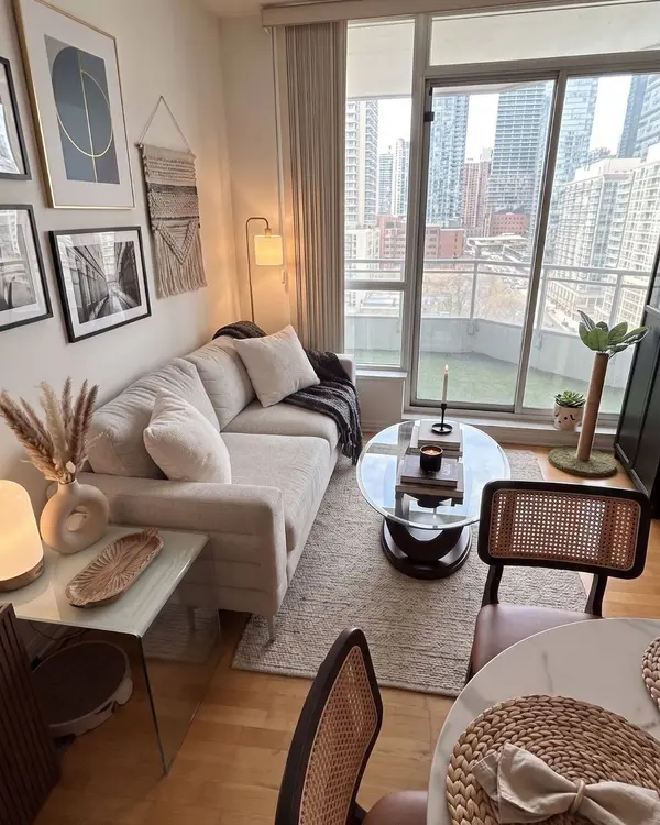 228 Queens Quay W #1501, Toronto C01, ON M5J 2X1