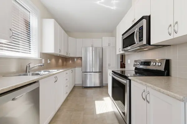 417 STALWART CRES, Blossom Park - Airport And Area, ON K1T 0H2
