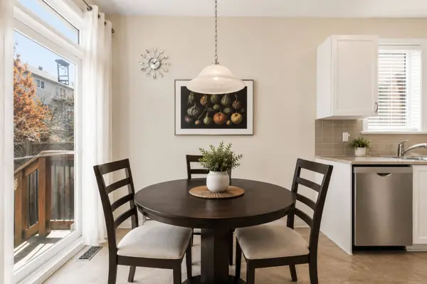 417 STALWART CRES, Blossom Park - Airport And Area, ON K1T 0H2