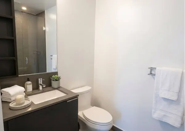 1000 Portage Pkwy #2905, Vaughan, ON L4K 0L1