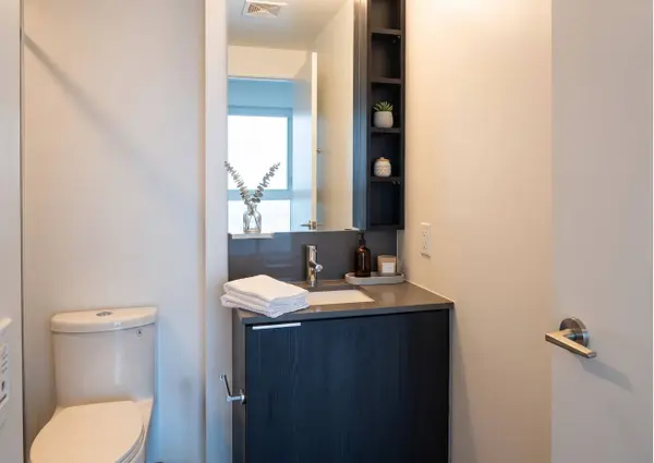 1000 Portage Pkwy #2905, Vaughan, ON L4K 0L1