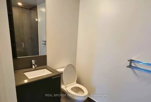 1000 Portage Pkwy #2905, Vaughan, ON L4K 0L1