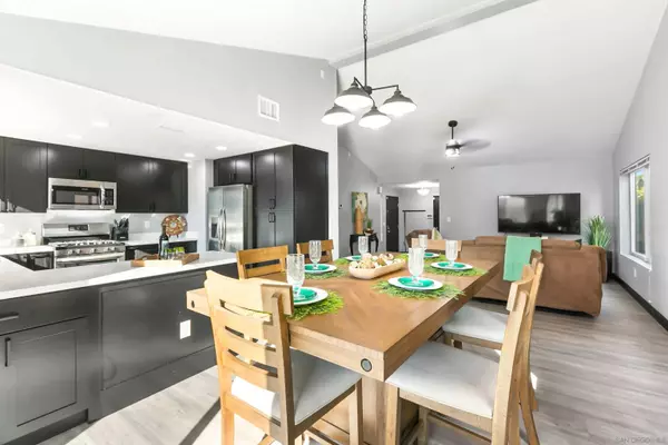 8530 Snow White Dr, El Cajon, CA 92021