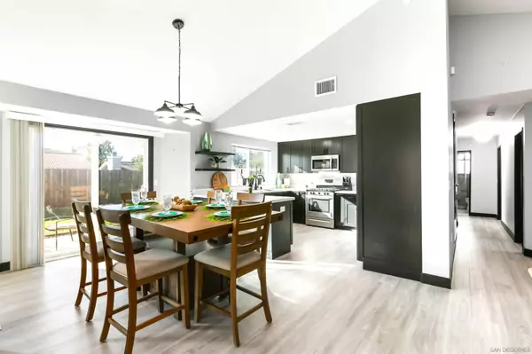 8530 Snow White Dr, El Cajon, CA 92021