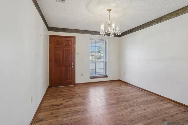 1642 Mary Sue Dr, Baton Rouge, LA 70810