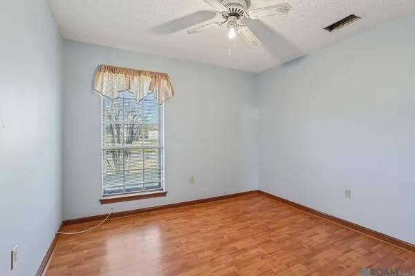 1642 Mary Sue Dr, Baton Rouge, LA 70810