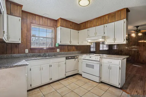1642 Mary Sue Dr, Baton Rouge, LA 70810