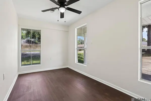 7242 Perimeter Dr, Baton Rouge, LA 70812