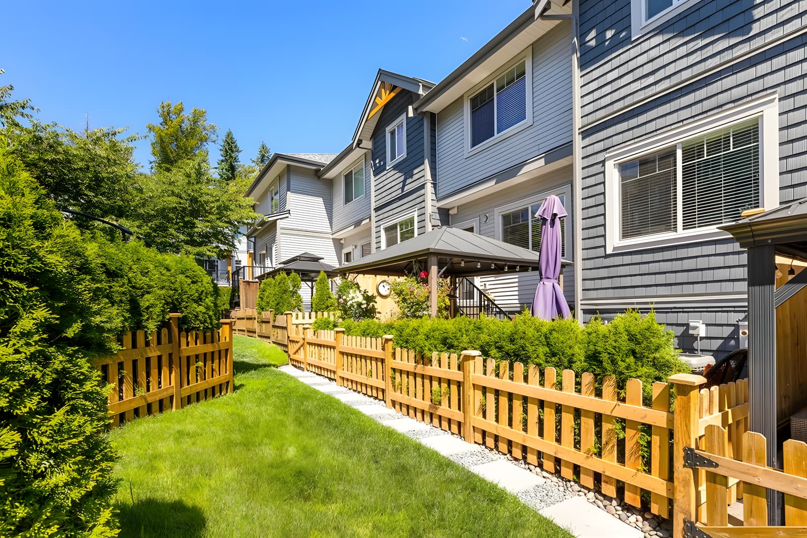 East Central Townhouses 1 in the Fraser Valley, British Columbia, in the Fraser Valley region