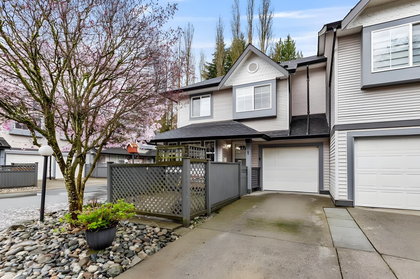 Southwest Maple Ridge Townhouse 1 web in the Fraser Valley, British Columbia, in the Fraser Valley region