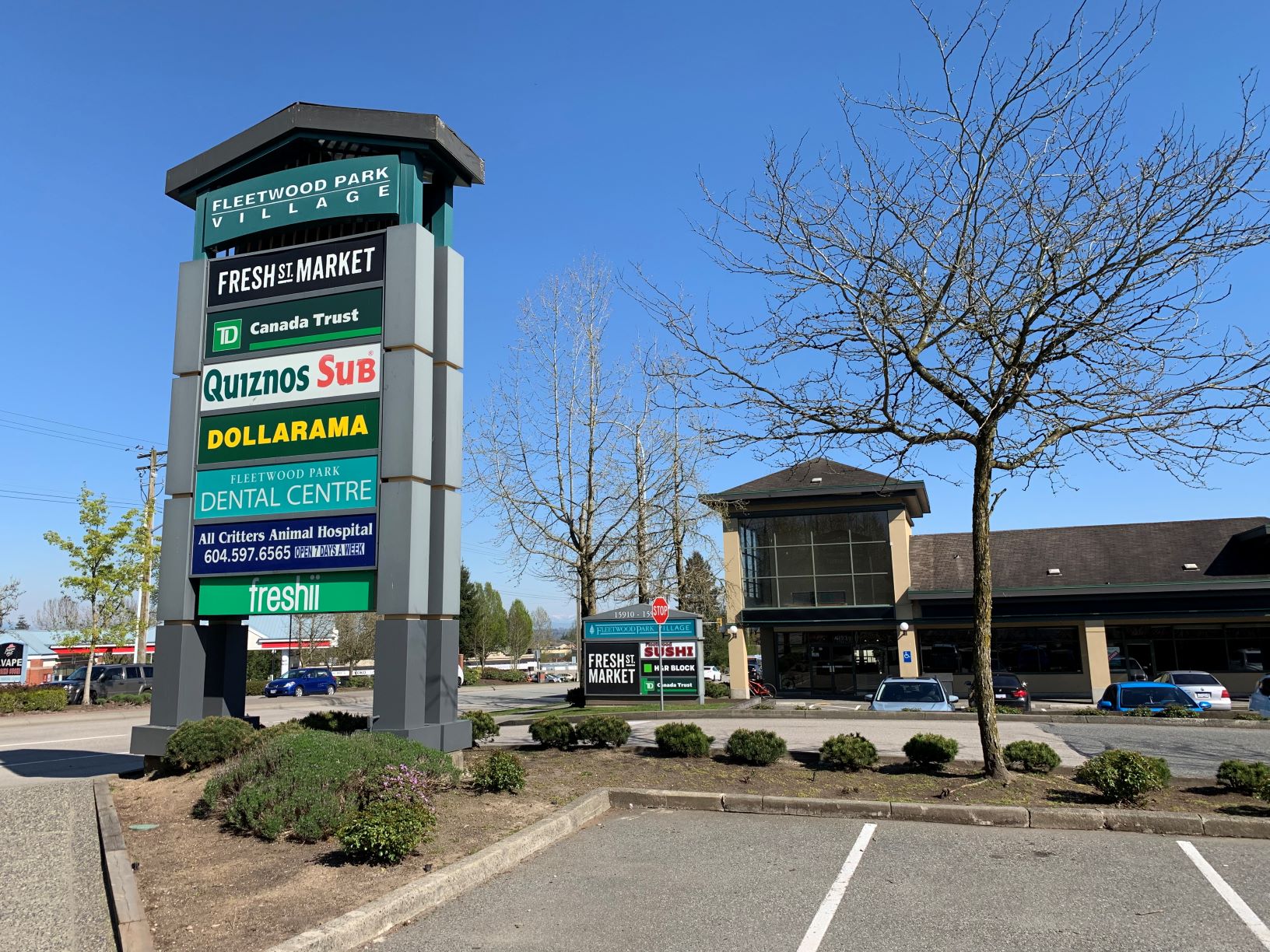 Fleetwood Park Village, the smaller-format shopping & dining core with Fresh Street Market, Boston Pizza, Dollarama & TD Bank