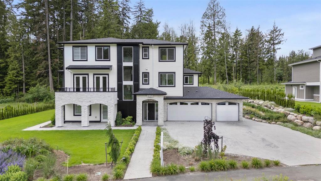 Northwest Maple Ridge detached home on a mature lot