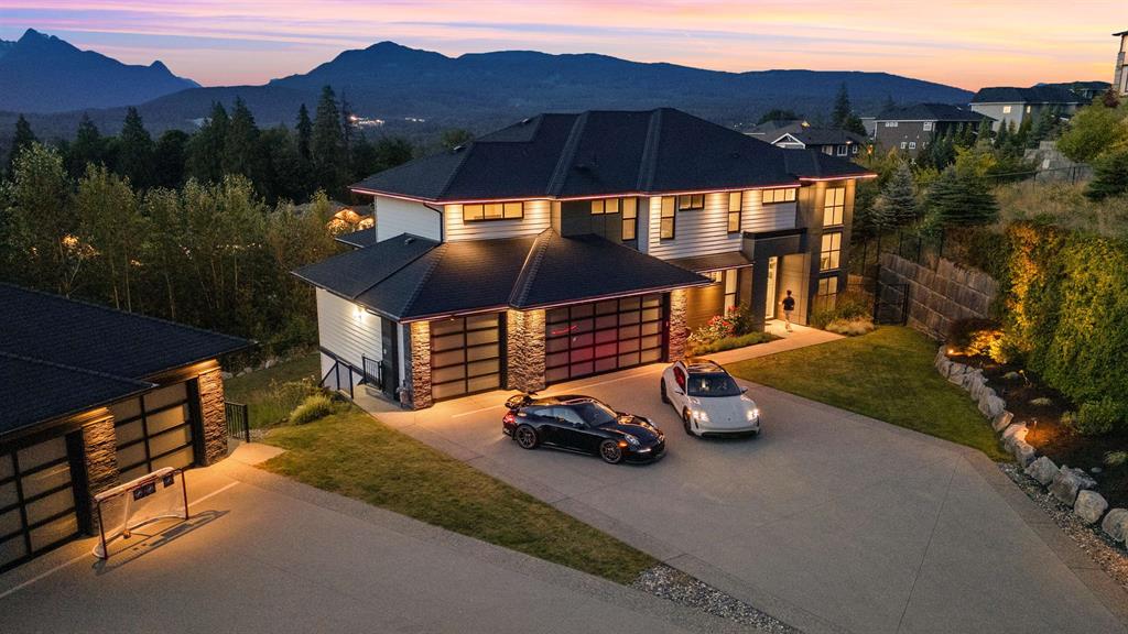 Thornhill view estate at sunset with mountain backdrop