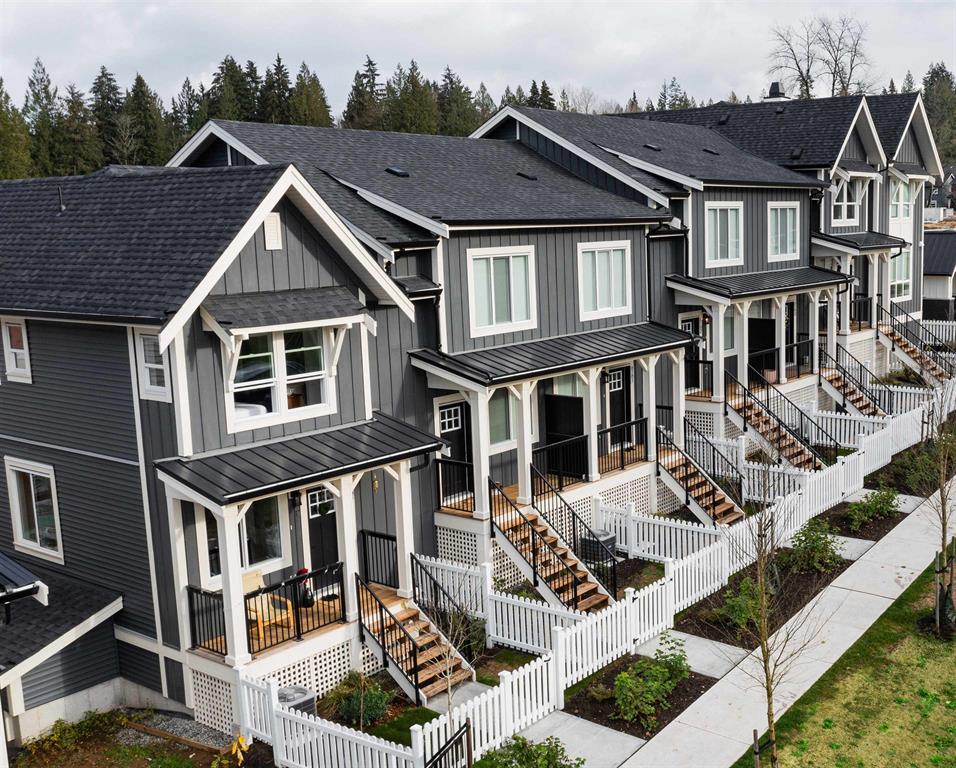 Thornhill townhouses in Kanaka Springs The Falls