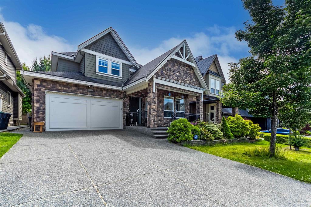 Grandview Heights Surrey new subdivision streetscape
