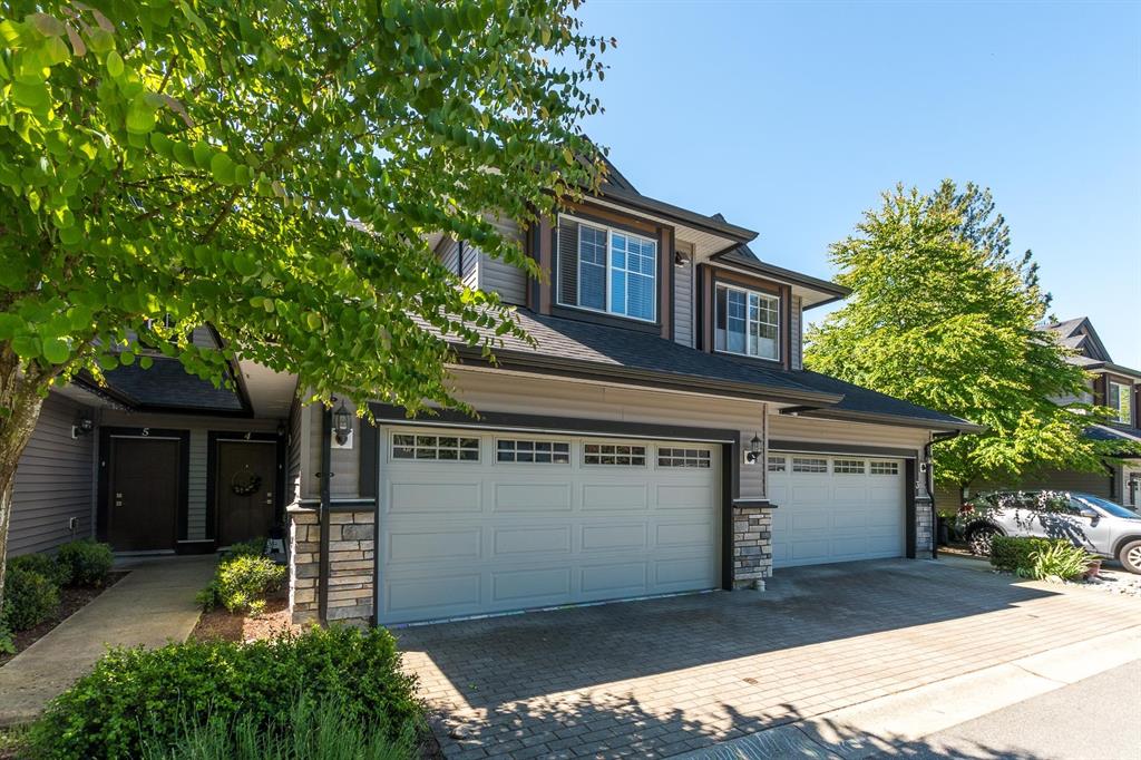 Hammond Maple Ridge townhouse along the Lougheed corridor