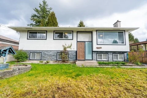 Bolivar Heights Surrey newer detached home