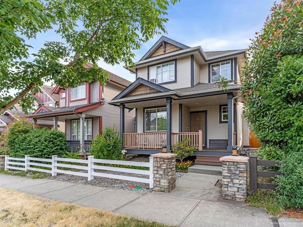 Clayton Detached House 1 in Clayton, British Columbia, in the Fraser Valley region