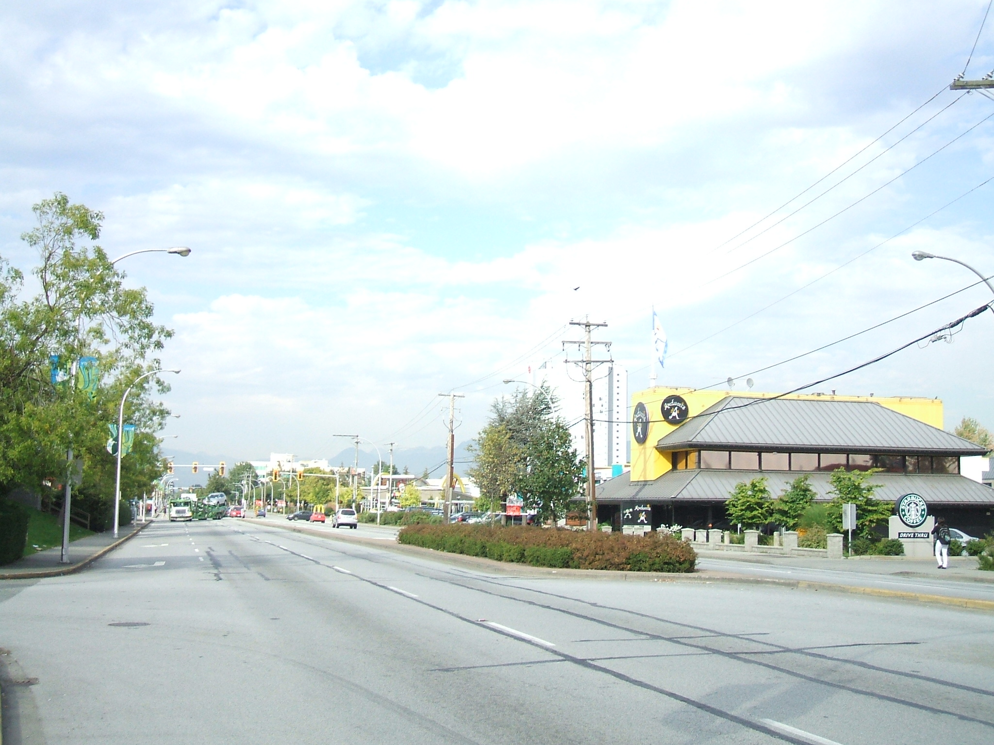 Guildford Town Centre (Wikimedia, CC BY SA 3.0) in Guildford Town Centre, British Columbia, in the Fraser Valley region