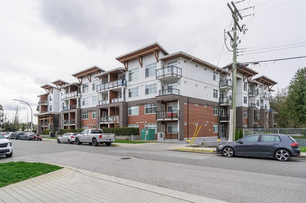langley city condos 1 1000w in Langley City, British Columbia, in the Fraser Valley region