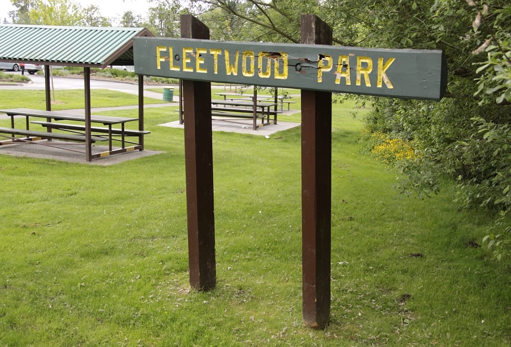 Fleetwood Park sign and picnic shelters in Surrey
