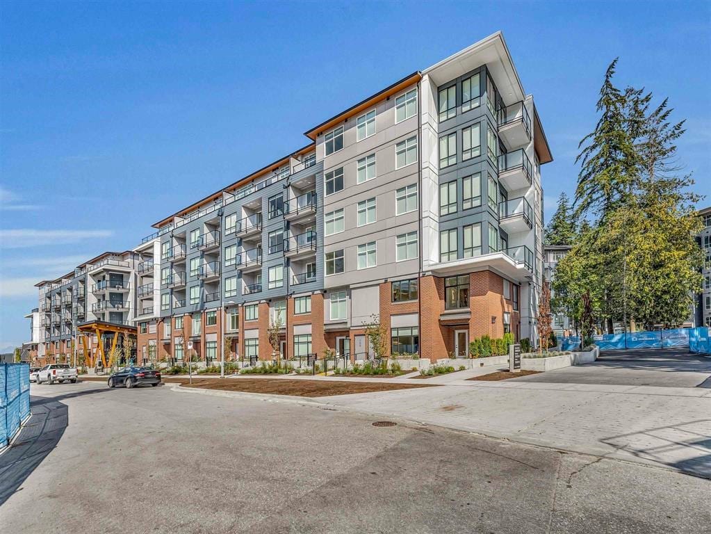 A new 6-storey condo building in South Surrey