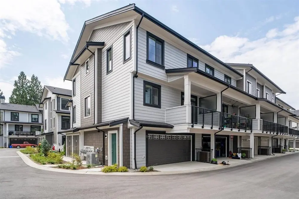 fort-langley-modern-townhomes-garages-1000w