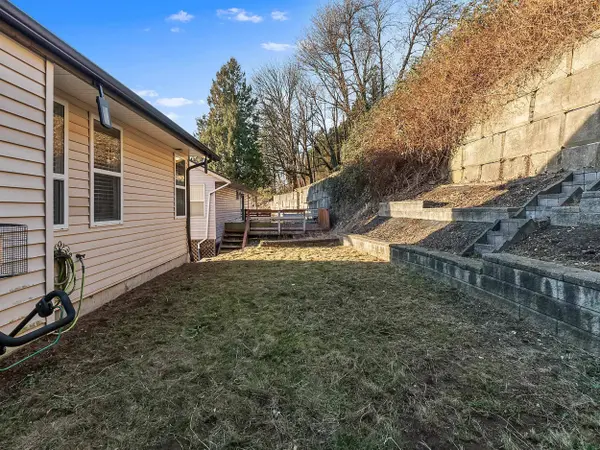 34751 Delair RD, Abbotsford, BC V2S 2E1