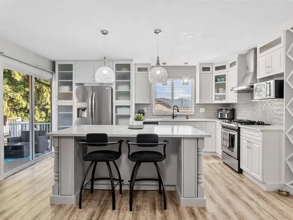 34751 Delair RD, Abbotsford, BC V2S 2E1