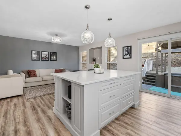 34751 Delair RD, Abbotsford, BC V2S 2E1