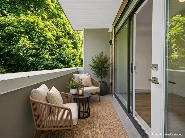 6338 King George BLVD #306, Surrey, BC V3X 1E9