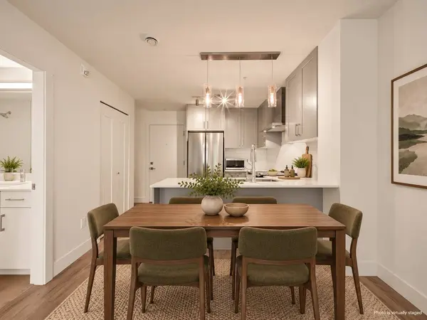 6338 King George BLVD #306, Surrey, BC V3X 1E9