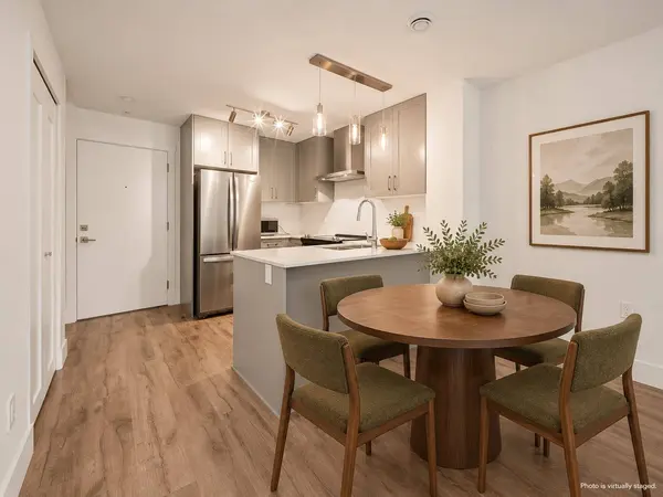 6338 King George BLVD #306, Surrey, BC V3X 1E9