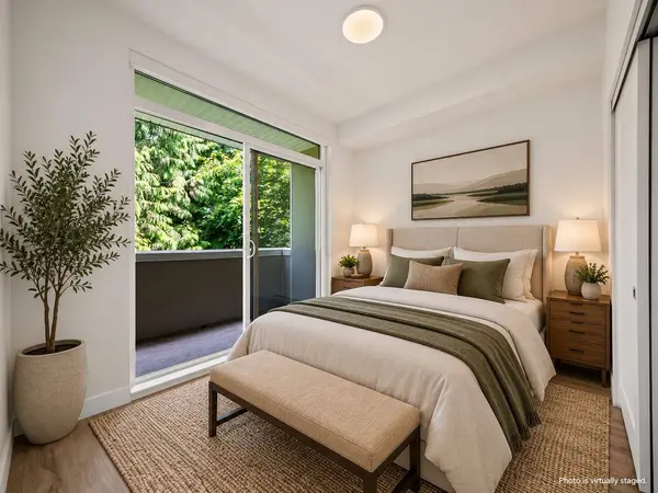 6338 King George BLVD #306, Surrey, BC V3X 1E9