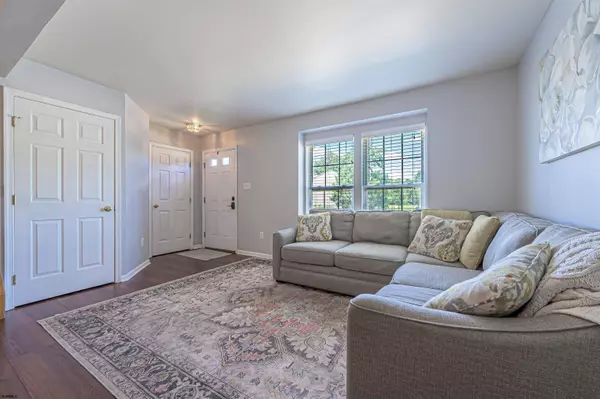 50 Jamestown Cir, Mays Landing, NJ 08330